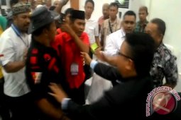 Debat Calon Bupati Bone Bolango Diwarnai Kericuhan