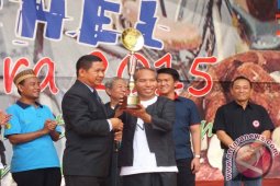 Unej Pecahkan Rekor MURI Makan Beras Cerdas
