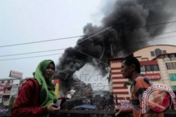 Puslabfor Polri olah TKP kebakaran ruko WTC