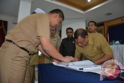 Bupati-DPRD Deliserdang Tandatangani PPAS R.APBD 2016