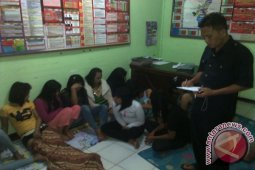 Polres Tapsel Amankan 13 WTS