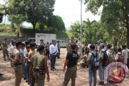 Satpol-pp Madina Jaring 34 Pelajar