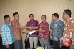 Pemkab Abdya Serahkan RAPBK 2016