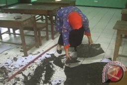 Bangunan Paud di Madiun Roboh akibat Cuaca Buruk