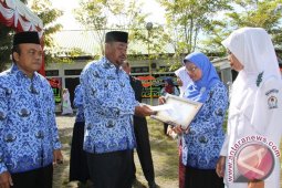 Aceh Barat Beri Penghargaan Tenaga Kesehatan Teladan