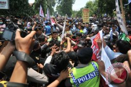 Demo Buruh Jombang