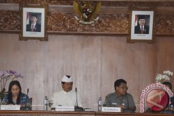 Wagub Bali Ingatkan TPID Waspada Kenaikan Inflasi