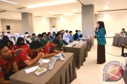 Desy Ratnasari Asah Nasionalisme Pelajar Sukabumi