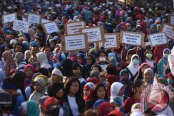 Gubernur Jatim Tanda Tangani UMSK Lima Daerah