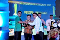Humas Pemkot Surabaya Raih Penghargaan AMH 2015