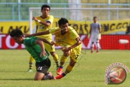 Laga PBR VS PERSEGRES "Hujan" Kartu Kuning