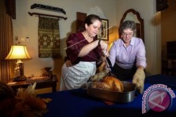 Dua Diplomat AS Masak "Thanksgiving" untuk Wartawan