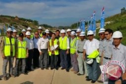 Menteri BUMN Tinjau Jalan Tol