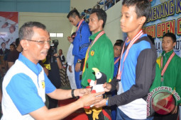 Oki Saksikan Pertarungan Para Karateka Dalam TKOC
