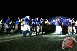 Ribuan Penari Meriahkan Festival Batik dan Tenun di Kediri