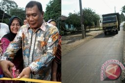 Pemkab Deliserdang Aspal Jalan Tapai