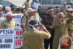 ASN dan Warga Simalungun protes Demo Forkompensi