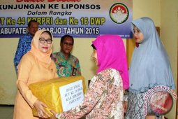 Korpri-DWP Sidoarjo Santuni Penghuni Liponsos