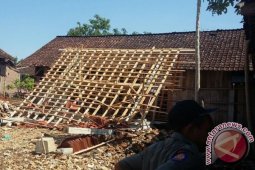 Angin Kencang Robohkan Empat Rumah di Bojonegoro