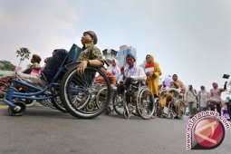 Penyandang Disabilitas Lakukan Aksi Teaterikal di Jalan