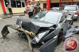 Tersangka insiden Lamborghini dibui di Polrestabes Surabaya