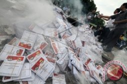 KPU musnahkan surat suara Pilgub rusak