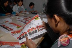 KPU Karawang masih menunggu pendistribusian 7 juta lembar surat suara