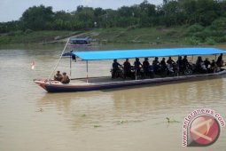 Perahu Tambang Bengawan Solo