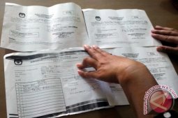 Seorang Warga Jember Dapat Empat Form C-6 Pilkada