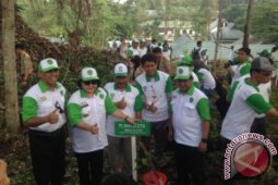 Pemkot Samarinda Gelar Aksi Tanam 4.800 Pohon