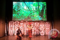 Teater Koma Tampilkan "Cahaya Dari Papua"