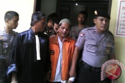 Hakim Vonis Seumur Hidup Pembunuh Anak Istri
