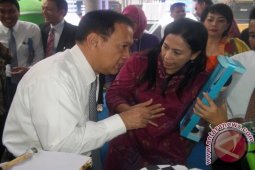 Gubernur BI Tuliskan Motivasi Kepada Perwakilan Bali
