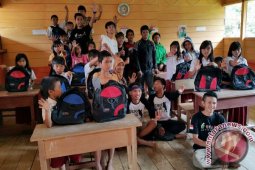 BANTU SISWA PELOSOK