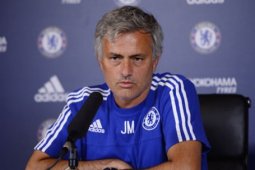 Mourinho Tegaskan Tidak Ada Kesepakatan dengan Manchester United