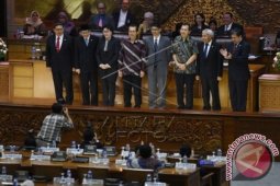 Pengesahan Lima Pimpinan KPK