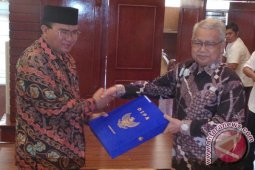 Bupati Aceh Tengah Terima DIPA 2016