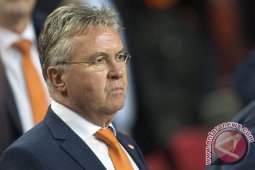 Hiddink Jadi Pelatih Sementara Chelsea