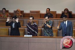 Sebelum dilantik di Istana, pimpinan baru datangi KPK