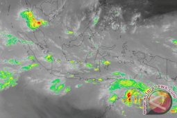BMKG : Waspadai Gelombang Tinggi Dampak Angin Barat