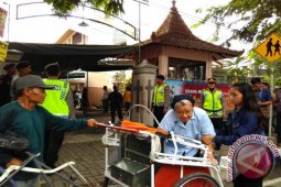 Polres Bojonegoro Tempatkan Satu Regu Amankan Gereja