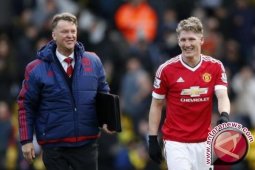 Van Gaal Tinggalkan Konferensi Pers MU