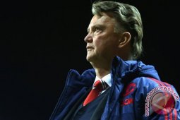 Stoke dorong Van Gaal ke ambang pemecatan