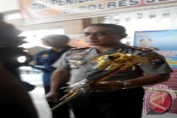 Polres Jember  Amankan Pembuat Terompet Bersampul Al-Quran