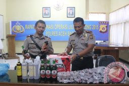 Polisi Sita Minuman Keras dan Petasan