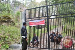 Pendaki Lawu Terjebak