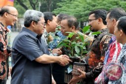Pemprov Jabar Bagikan Dua Juta Benih Kopi