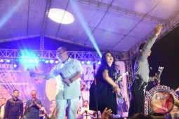 Band Kotak Meriahkan Pergantian Tahun di Tebingtinggi