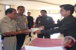 Satker Tanah Bumbu Terima Penghargaan KPPN Kotabaru