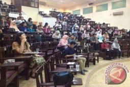 Unair Gelar Sekolah Diplomasi